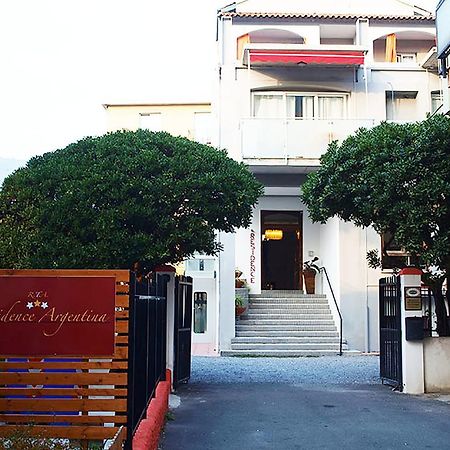 Residence Argentina R.T.A. Spotorno Bagian luar foto
