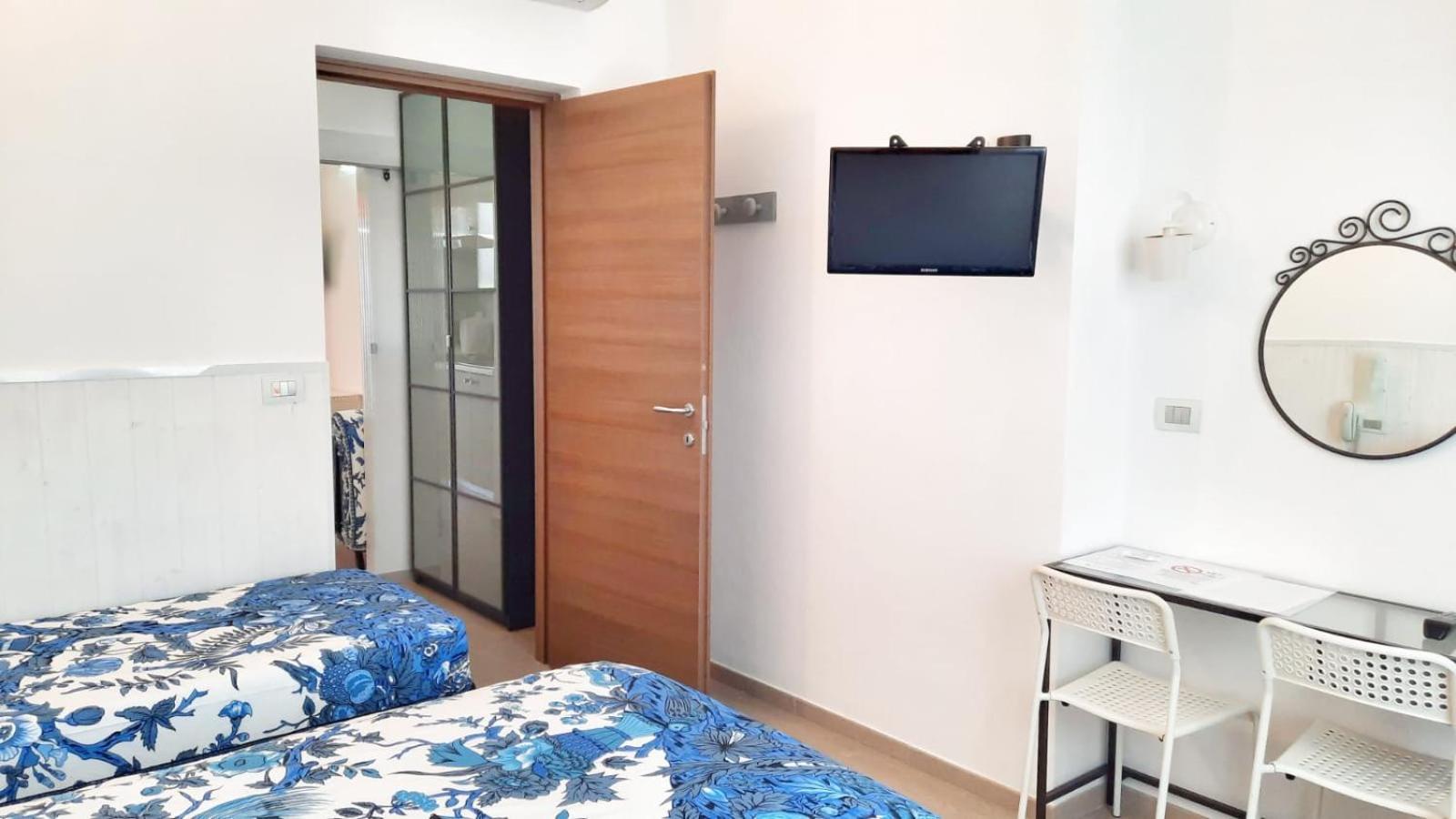Residence Argentina R.T.A. Spotorno Ruang foto
