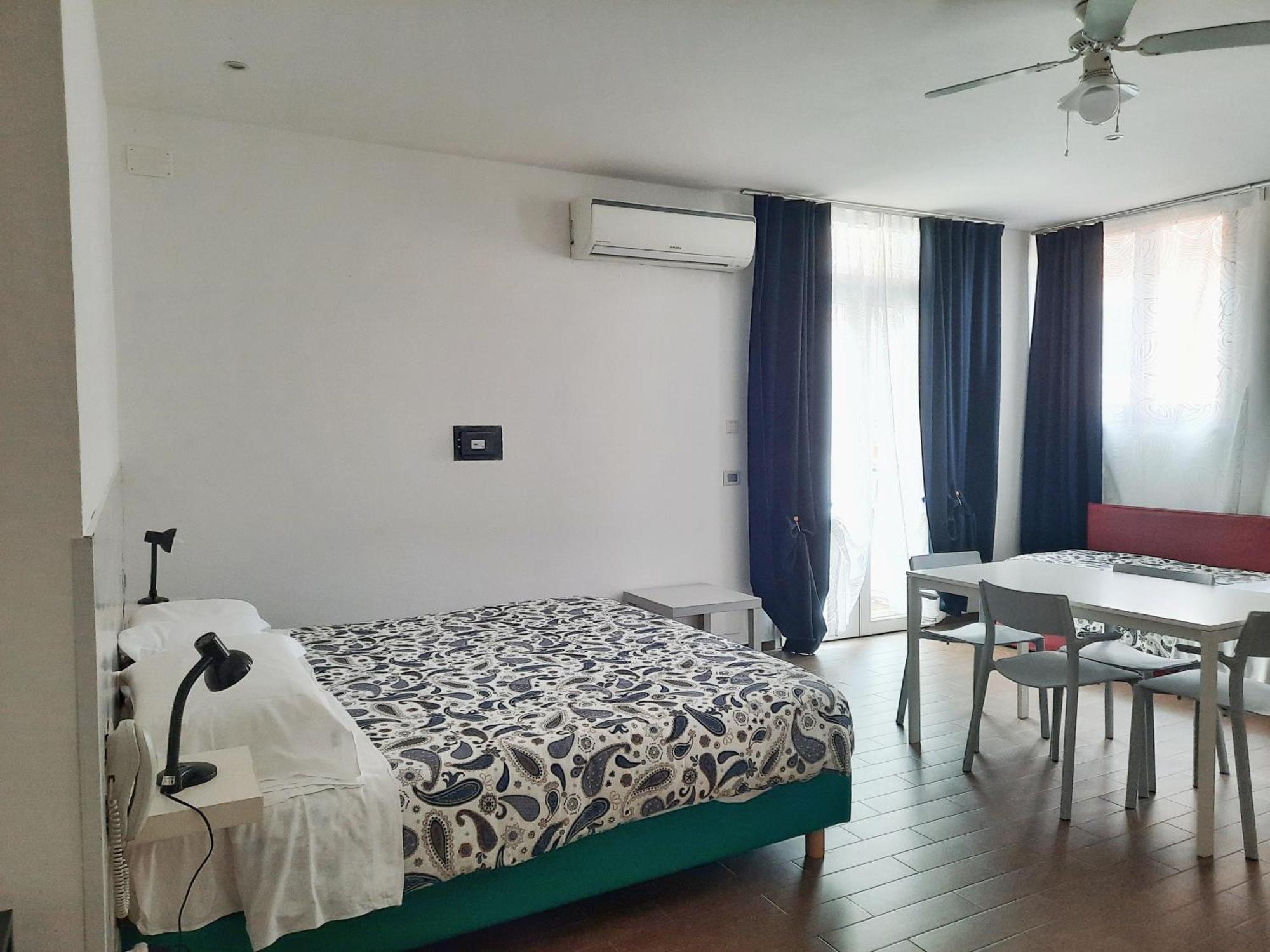 Residence Argentina R.T.A. Spotorno Bagian luar foto