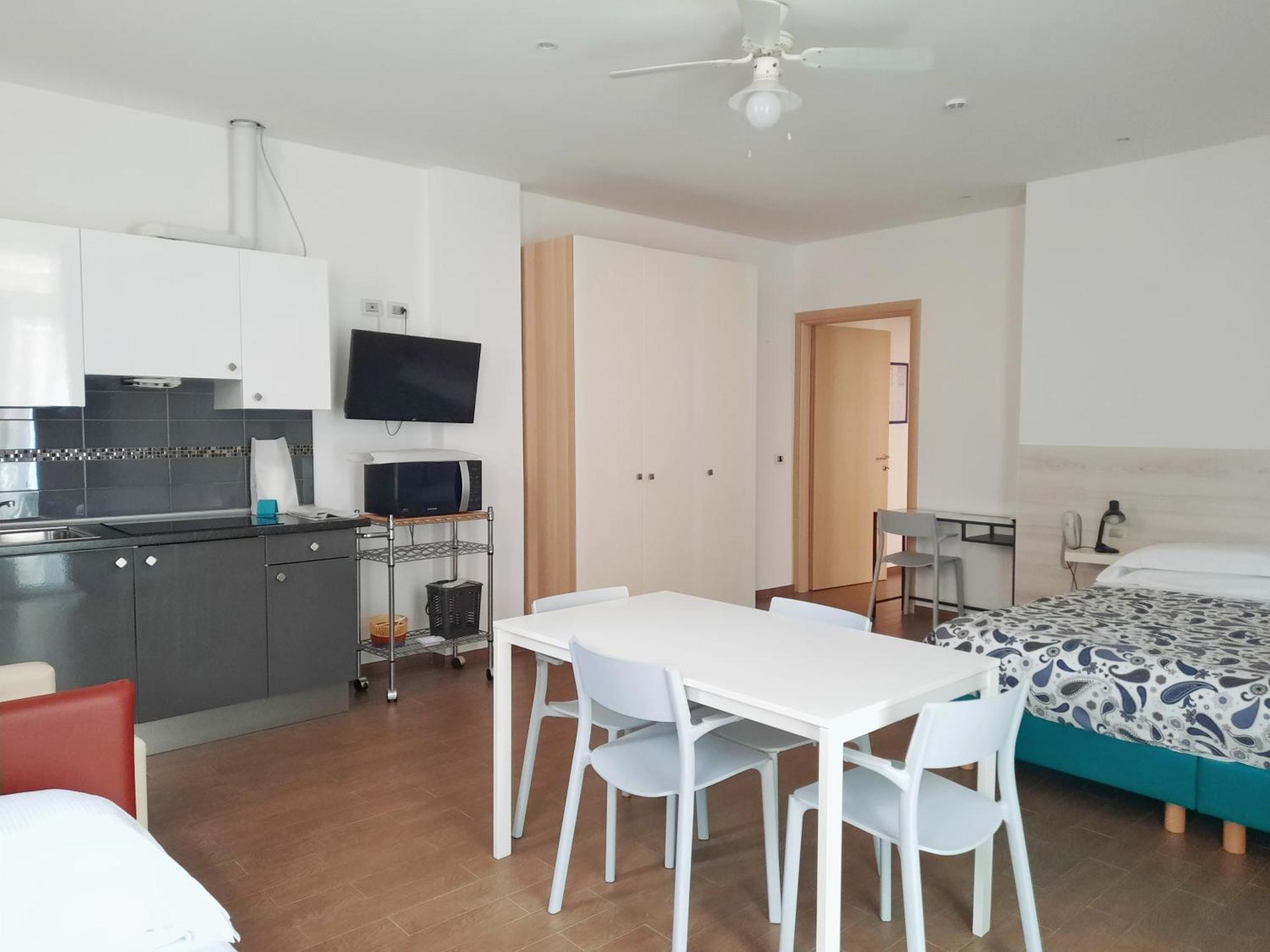 Residence Argentina R.T.A. Spotorno Bagian luar foto