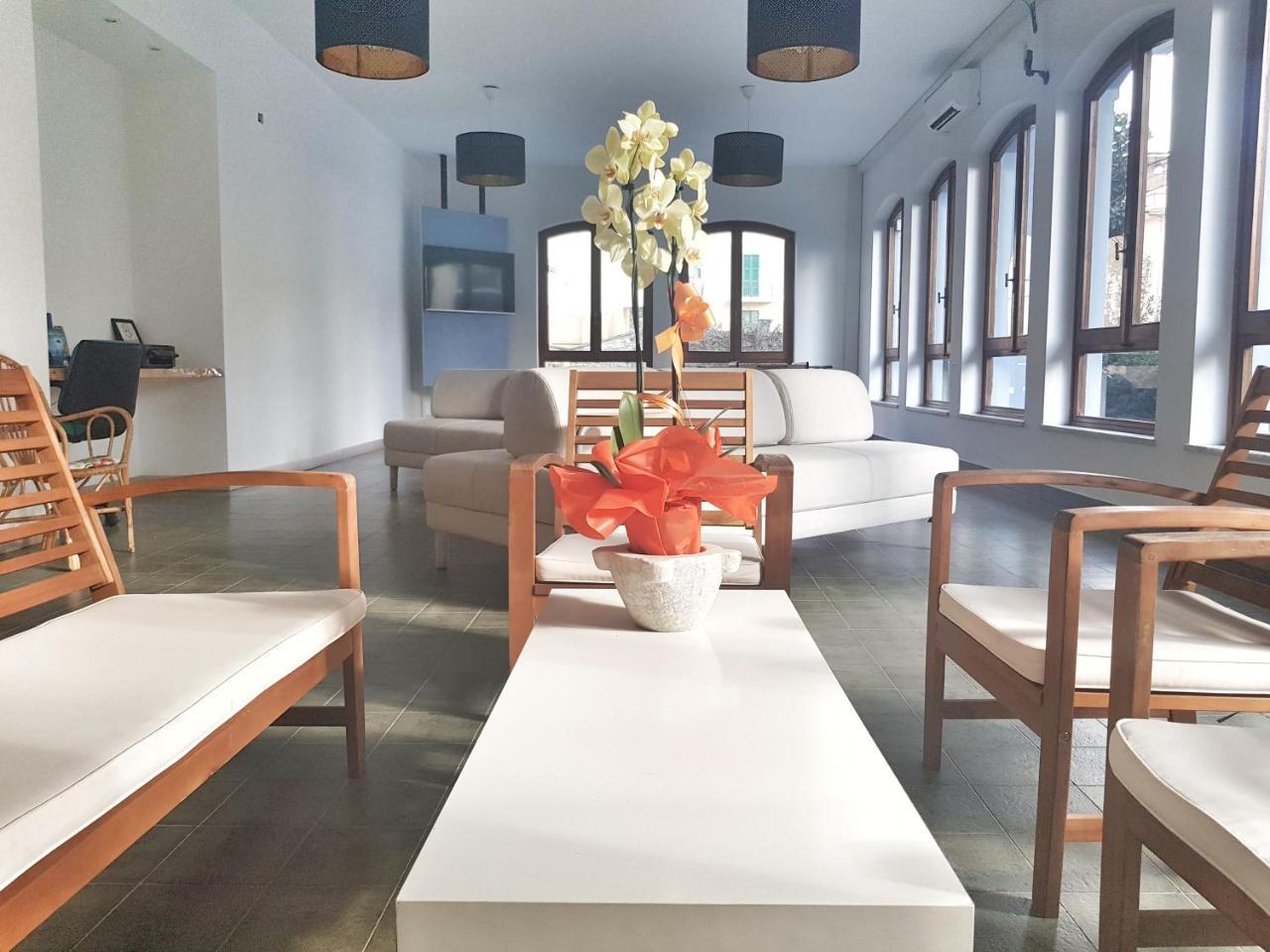 Residence Argentina R.T.A. Spotorno Bagian luar foto