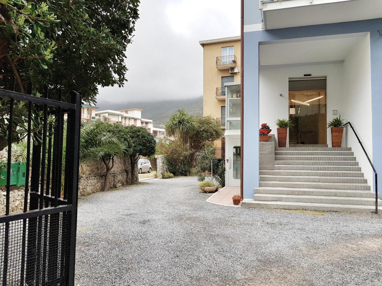 Residence Argentina R.T.A. Spotorno Bagian luar foto
